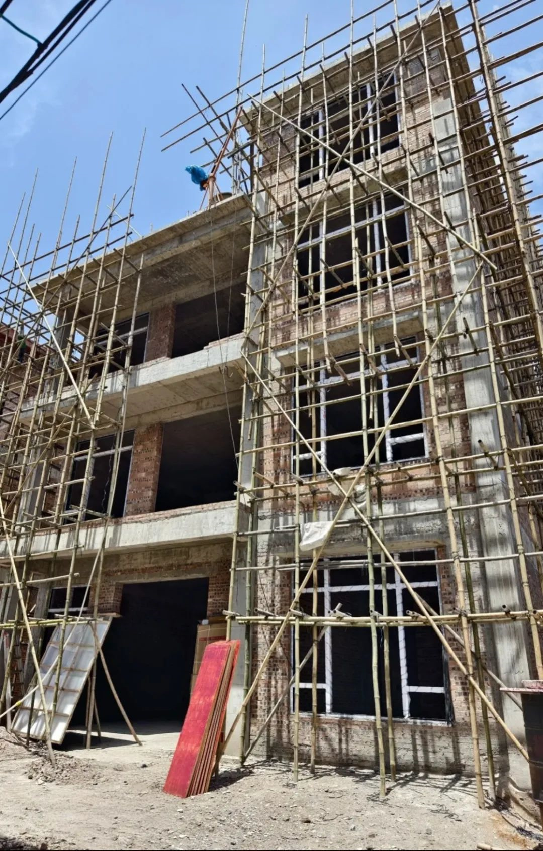 1756348397688343.jpg 640 (1).jpg