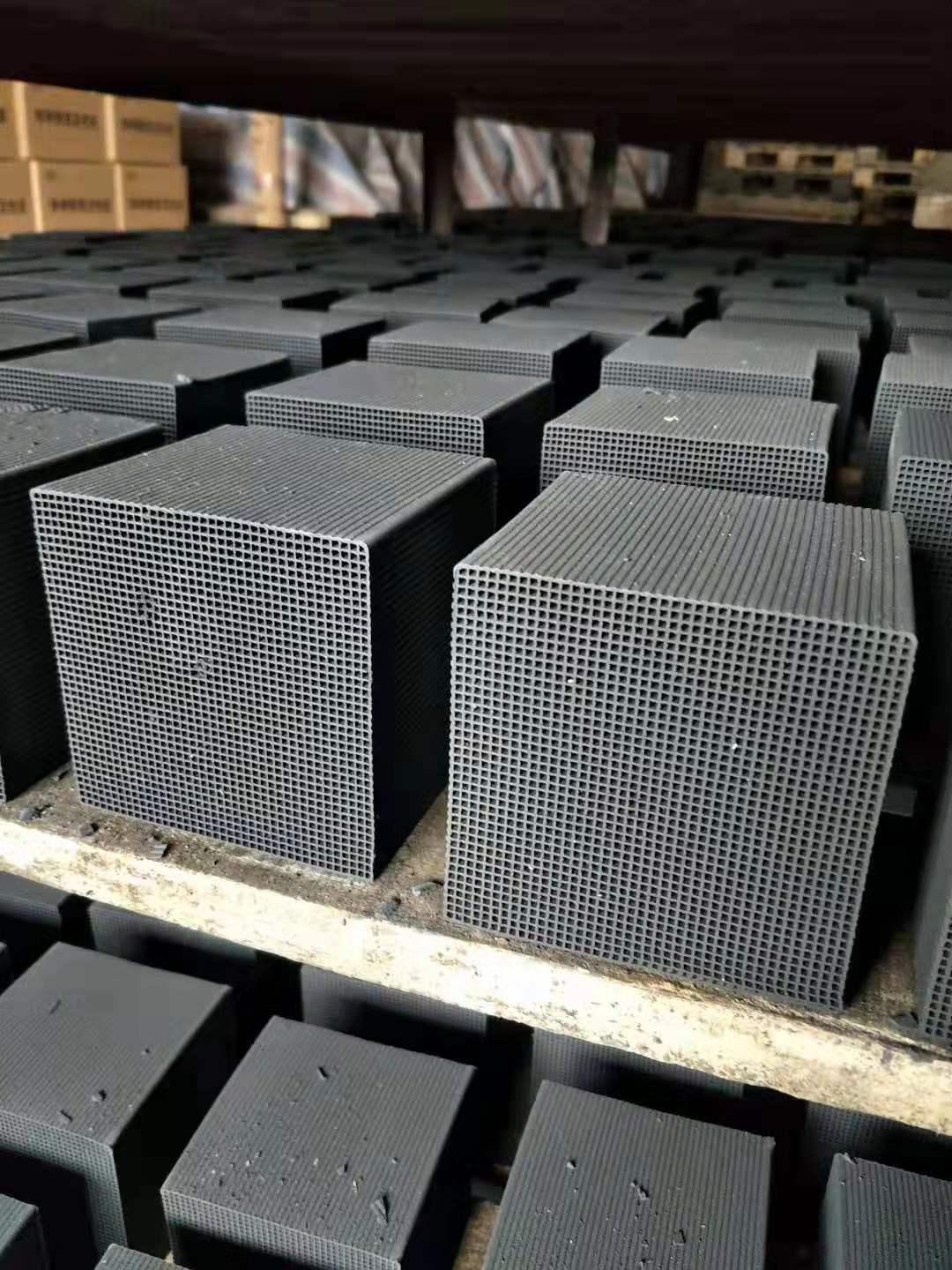 蜂窩<a href='http://m.rotage.cn/hxt/' target='_blank'><u>活性炭生產(chǎn)廠家</u></a>